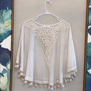 America + Beyond White Pom Pom Shrug Top S / M EUC